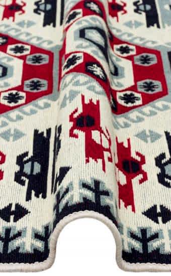 Arya Kilim